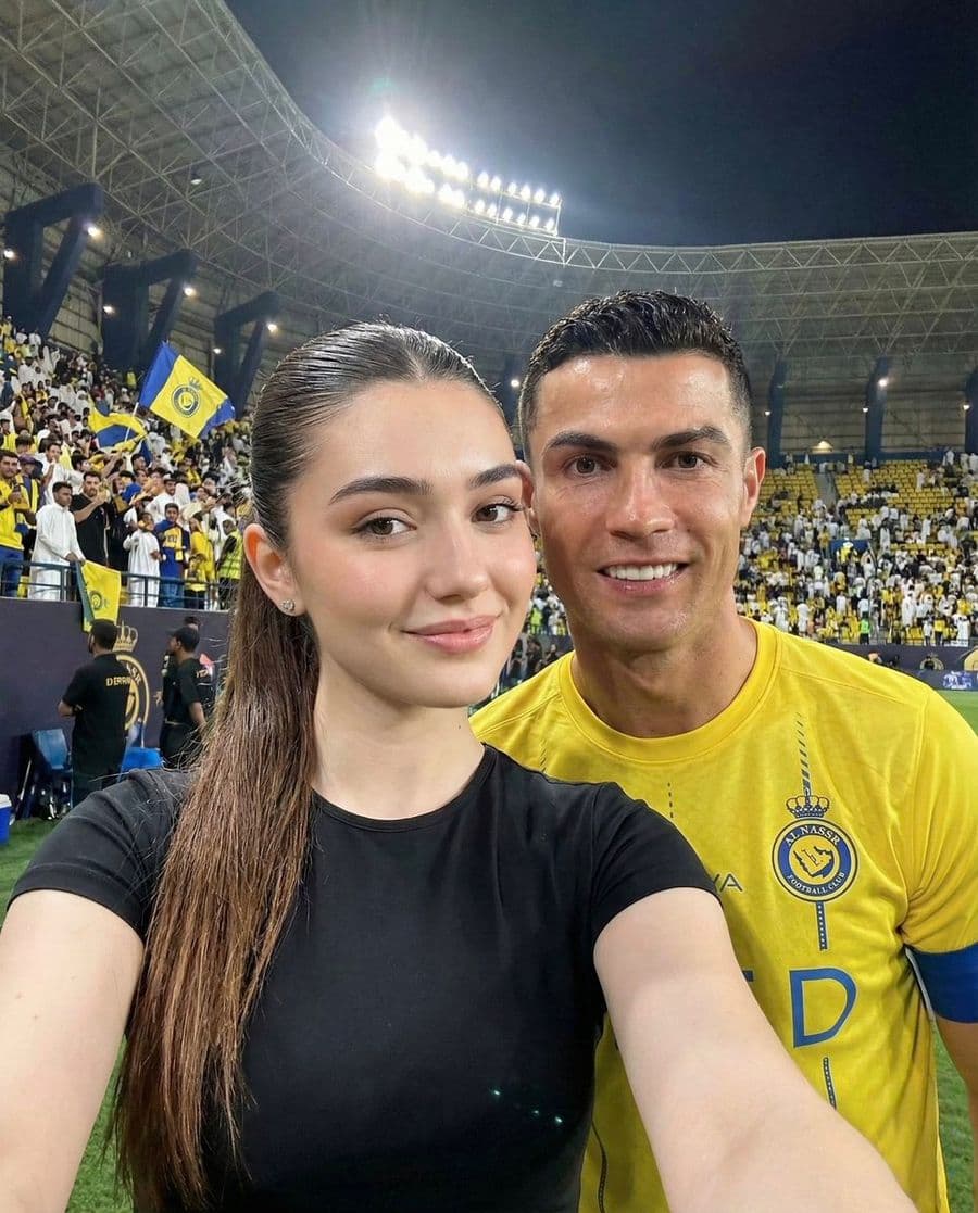 Ronaldo Stadium Selfie Identity Preservation Prompt
