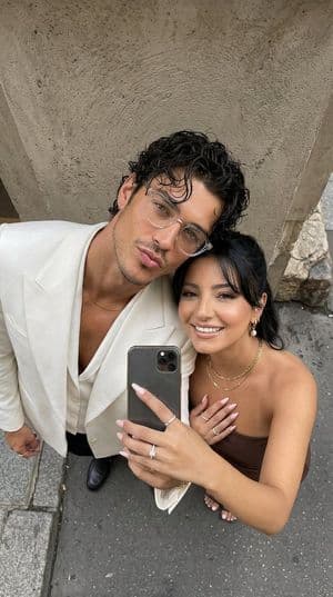 Urban Street Fashion Couple Selfie - 2