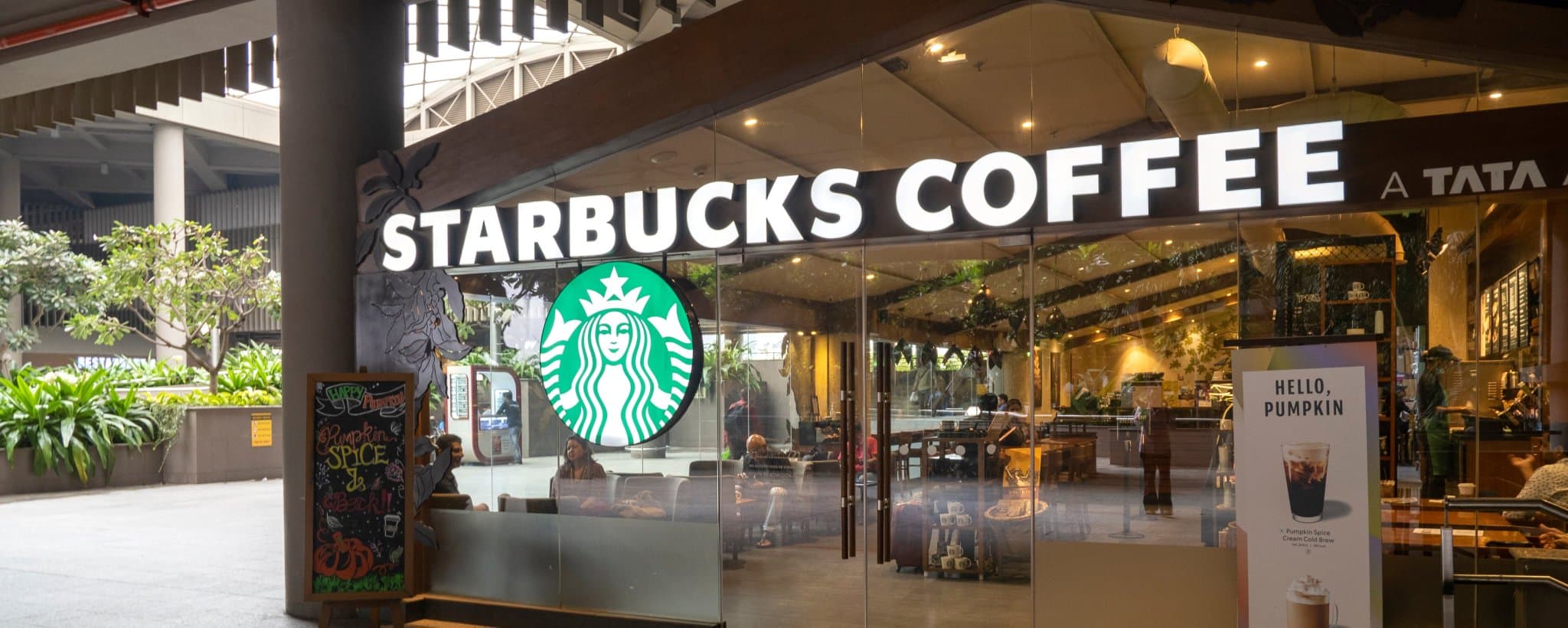 5 Reasons Why Starbucks is Struggling in the US